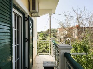 Celestine Studio Apartment mit Balkon